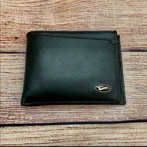 Preowned Nike golf emblem trifold wallet
